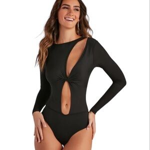 NWT Windsor Gimme More Twist Cutout Black Bodysuit